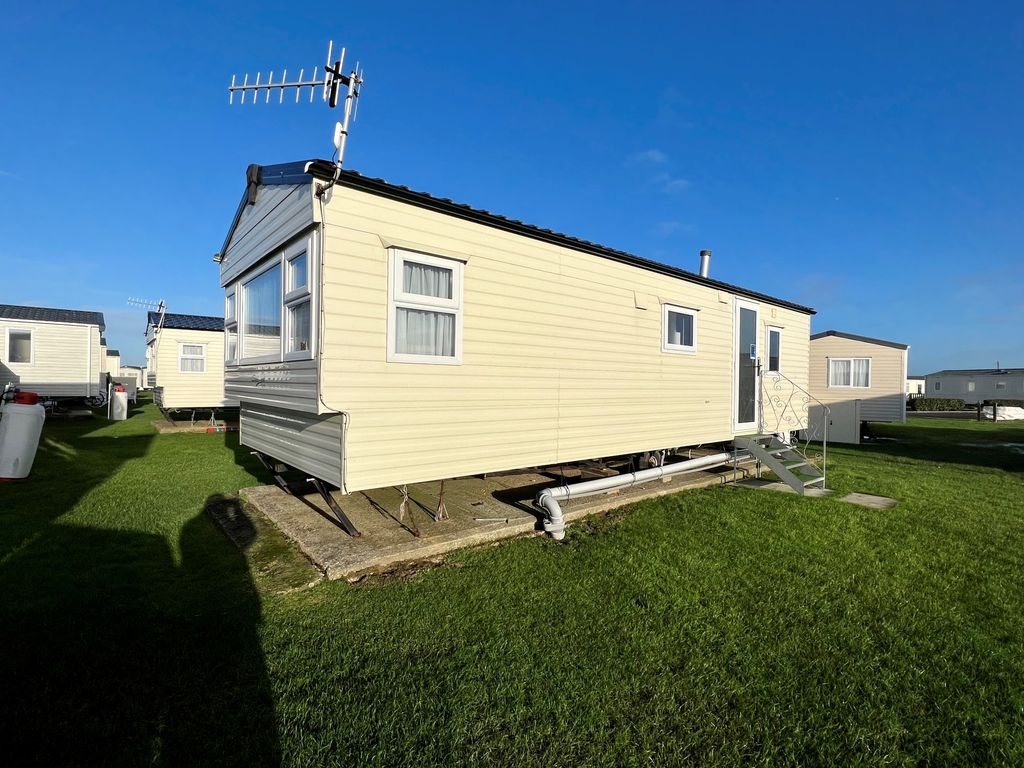 2 bed mobile/park home for sale in Warners Lane, Selsey PO20, £25,500