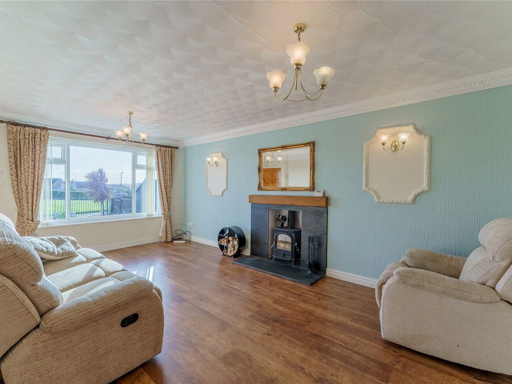 3 bed bungalow for sale in Marsh Lea Grove, Hemsworth, Pontefract, West Yorkshire WF9, £220,000