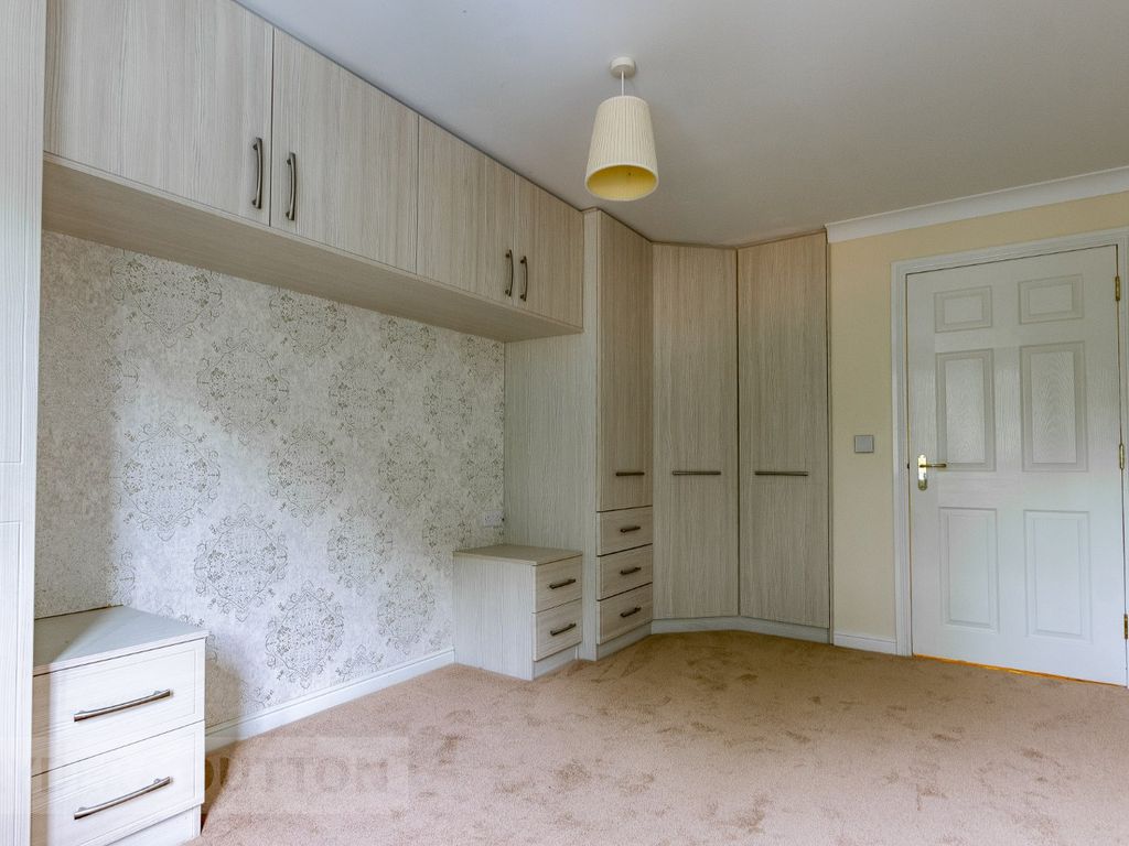 1 bed flat for sale in Warburton Court, High Street, Uppermill, Saddleworth OL3, £167,500