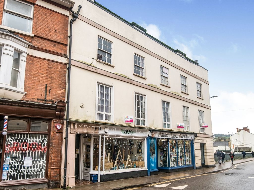 2 bed flat for sale in Angel Hill, Tiverton EX16, £70,000