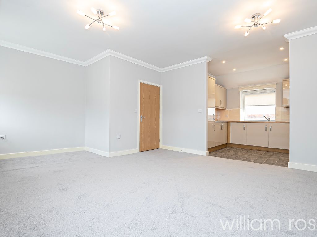 2 bed flat for sale in Buttercross Lane, Epping CM16, £300,000