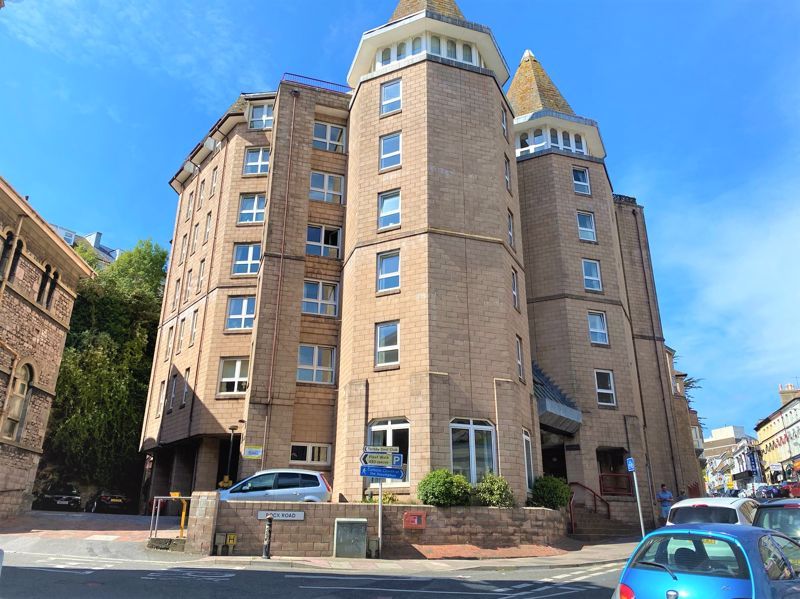 2 bed flat for sale in Abbey Road, Torquay TQ2, £60,000