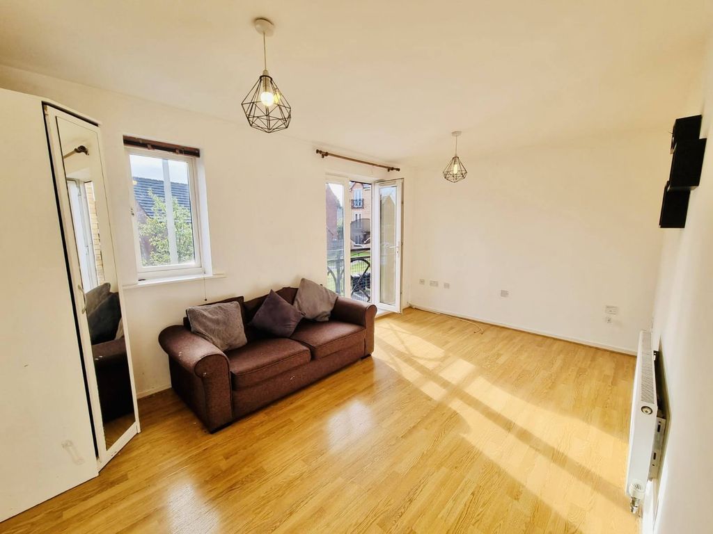 1 bed flat for sale in Manifold Way, Wednesbury WS10, £85,000