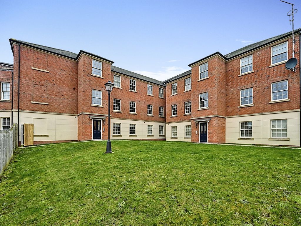 2 bed flat for sale in St. Georges Parkway, Stafford ST16, £150,000