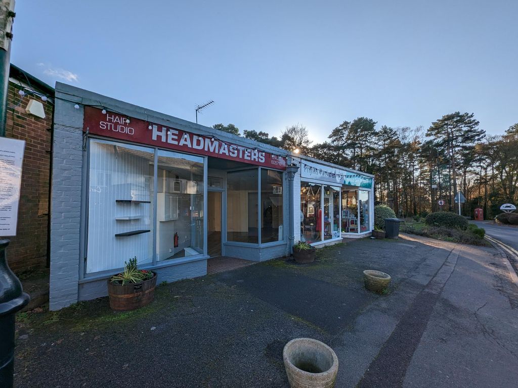 Retail premises for sale in 1-2 Beacon Hill & 1 Bankside, Beacon Hill, Hindhead GU26, £425,000