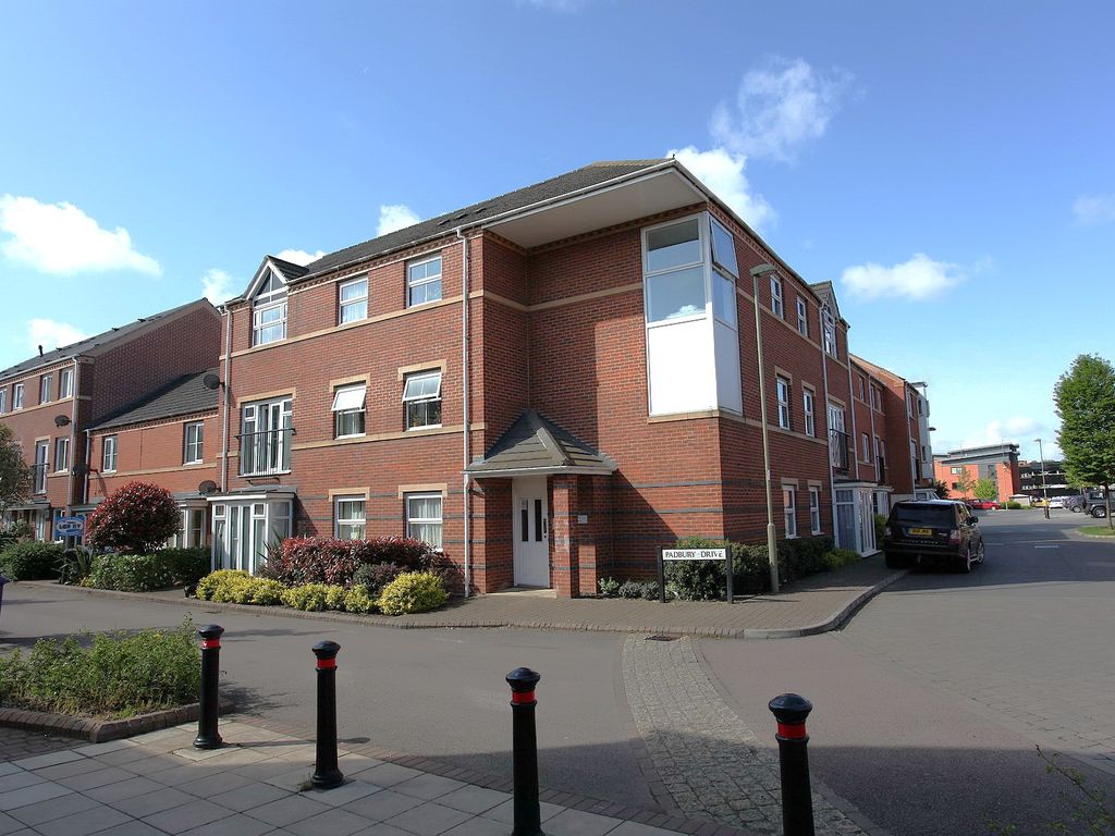 2 bed flat for sale in Padbury Drive, Banbury OX16, £175,000