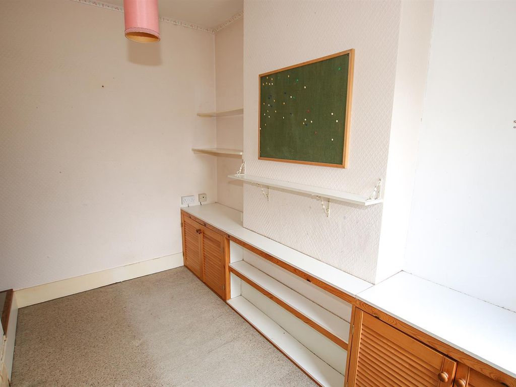 2 bed terraced house for sale in All Saints Road, Newmarket CB8, £185,000