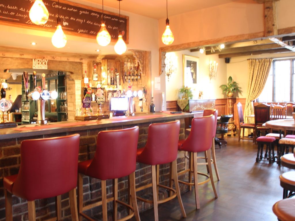 Pub/bar for sale in Lissington, Lincoln LN3, £375,000