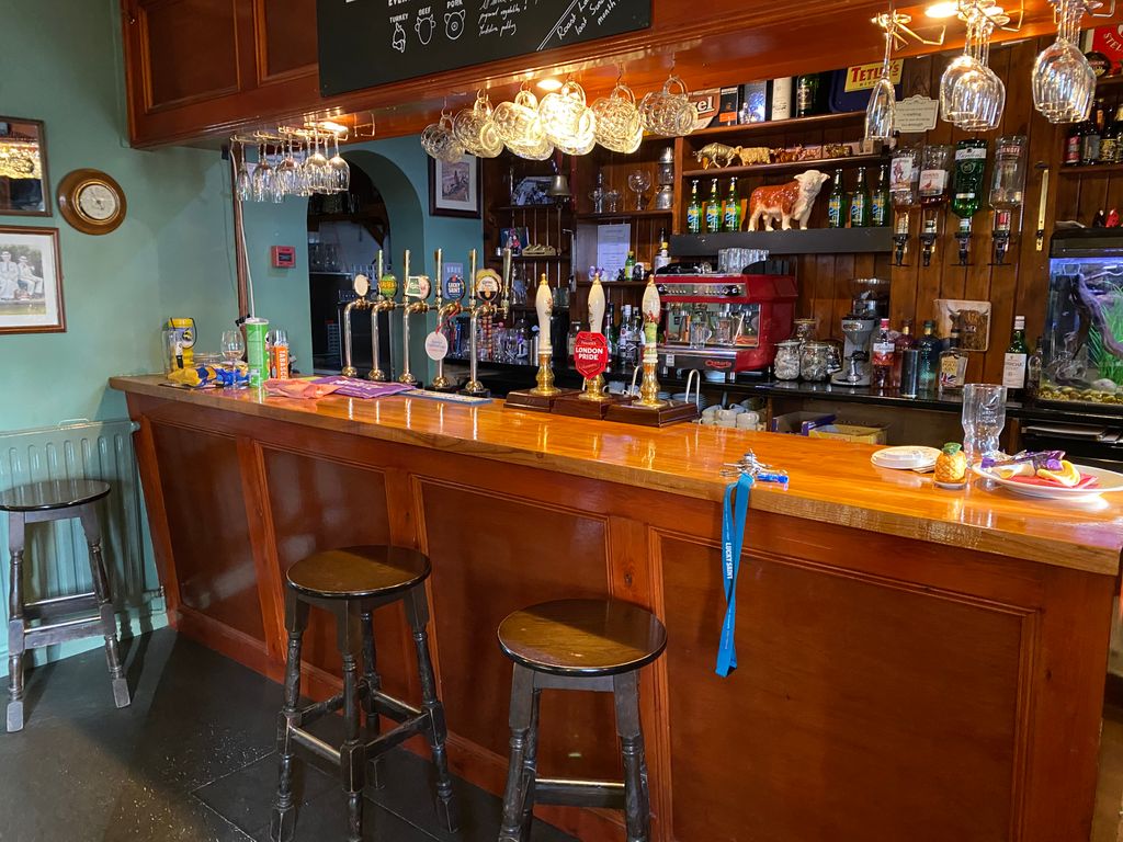 Pub/bar for sale in Bristol Road, Malmesbury SN16, £18,500