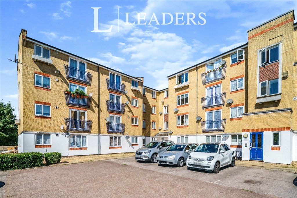 1 bed flat for sale in Dadswood, Harlow, Essex CM20, £160,000