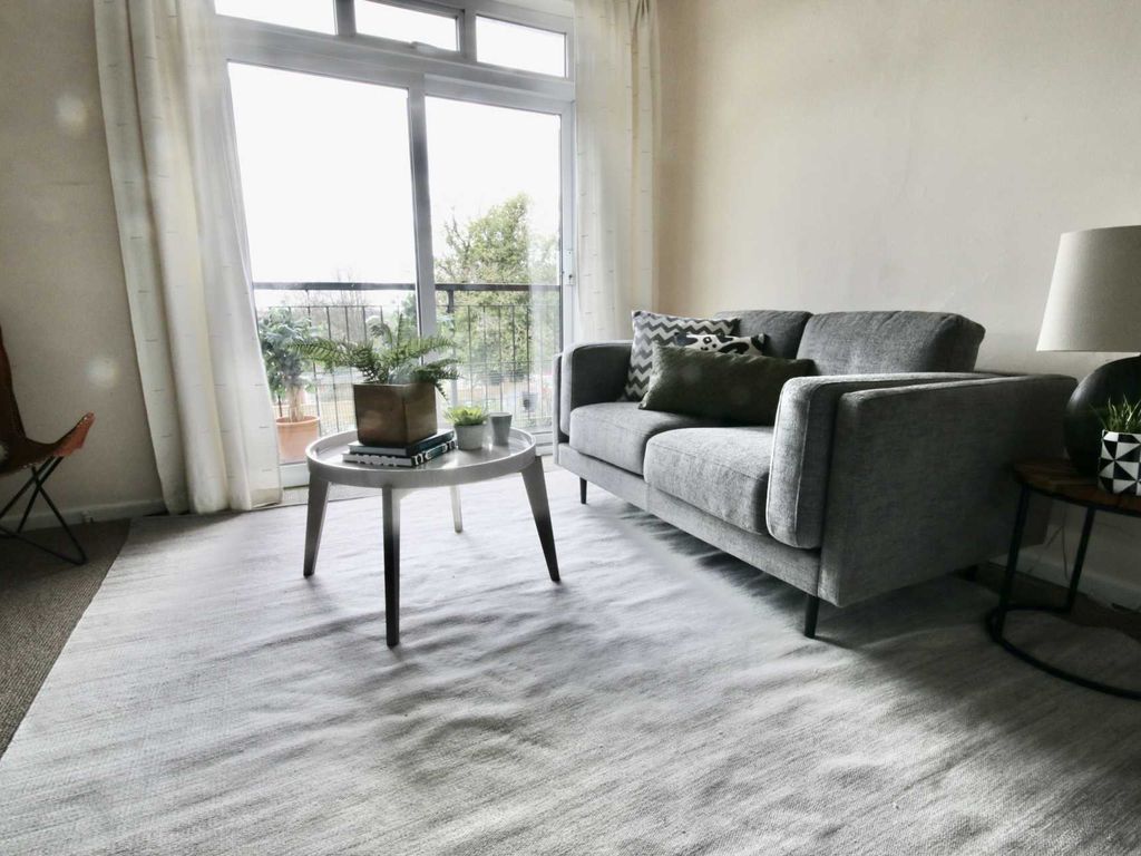 1 bed flat for sale in The Street, Brundall NR13, £120,000