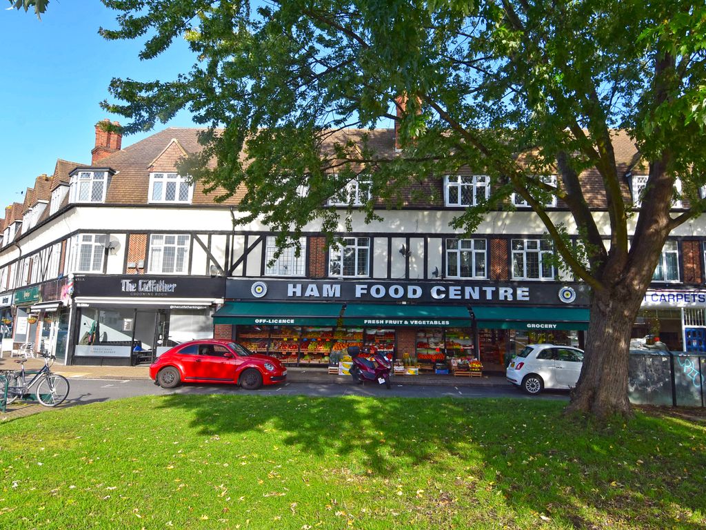 1 bed flat for sale in Ham Parade, Kingston Upon Thames KT2, £269,950