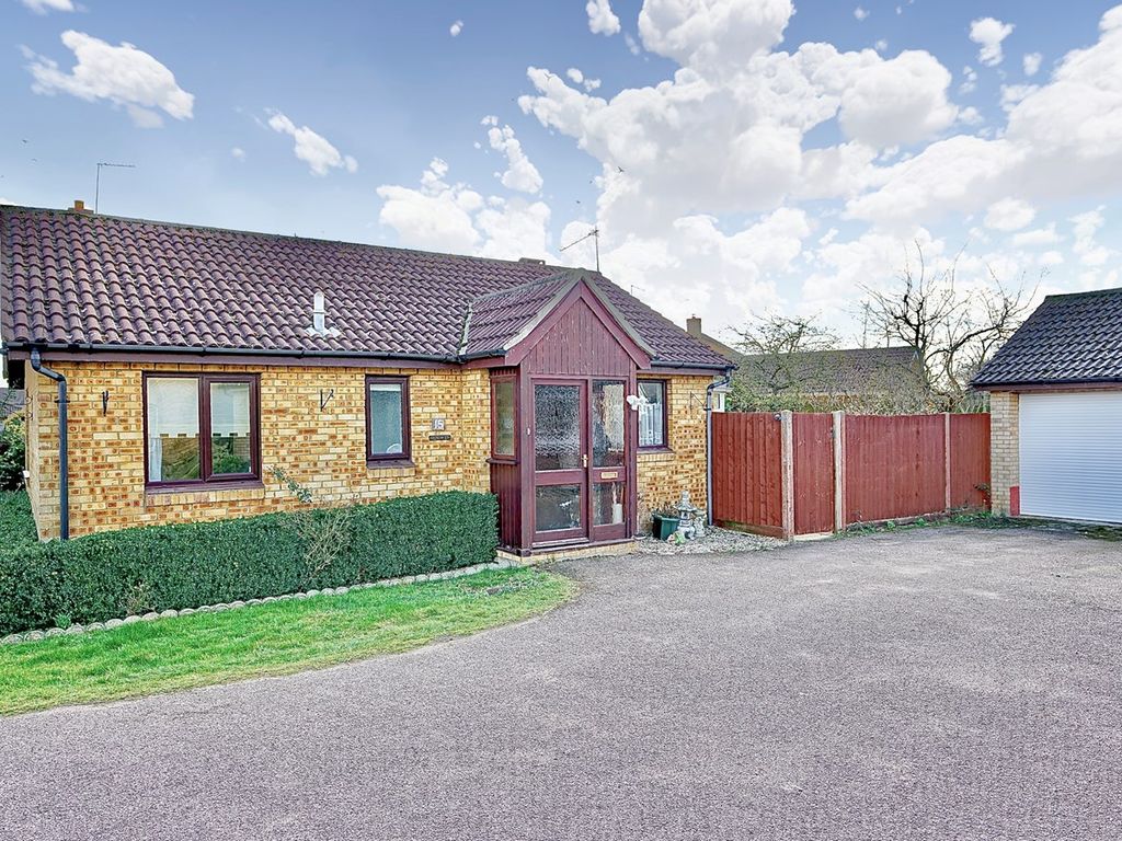 2 bed detached bungalow for sale in Roundhills Way, Sawtry, Huntingdon PE28, £230,000