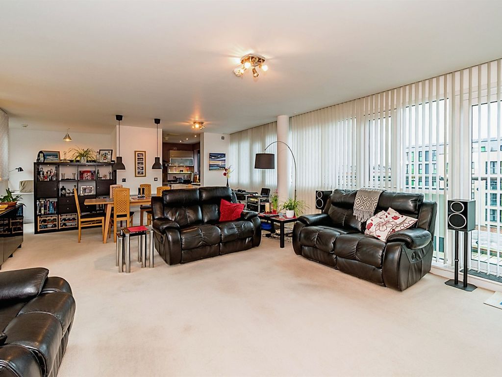 3 bed penthouse for sale in Briton Street, Southampton SO14, £325,000