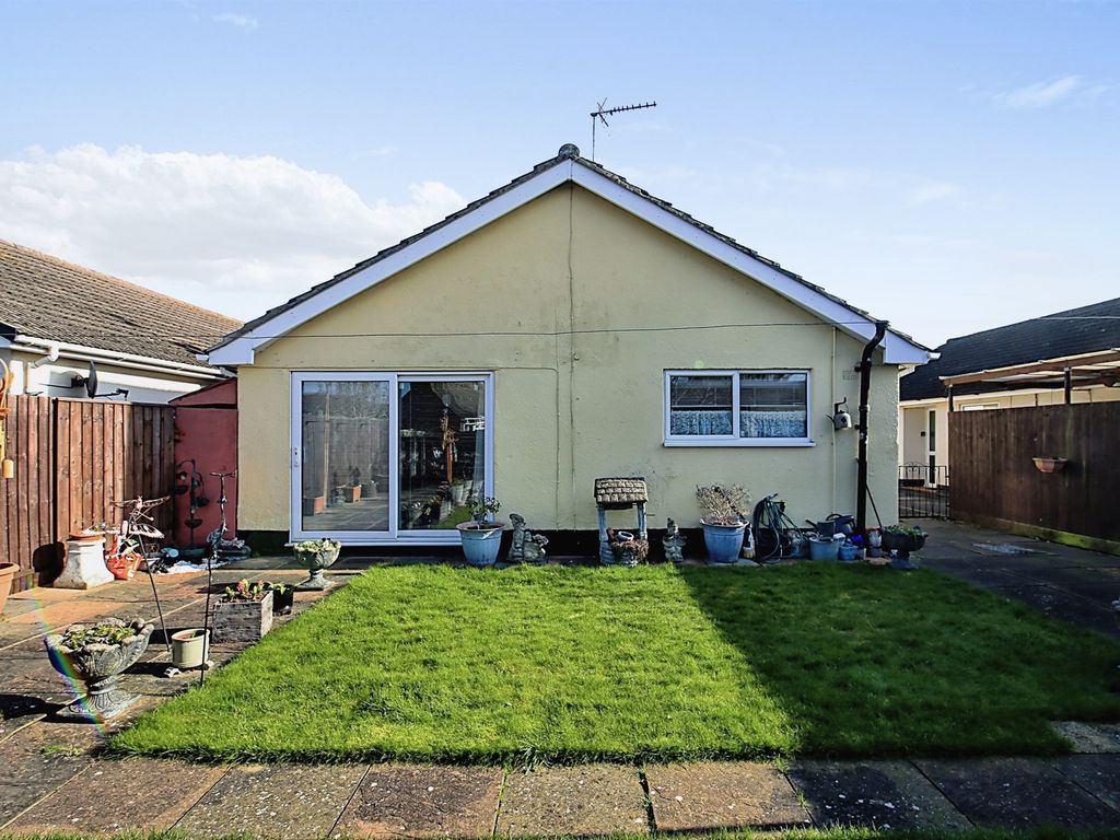 3 bed detached bungalow for sale in Grounds Avenue, March PE15, £230,000