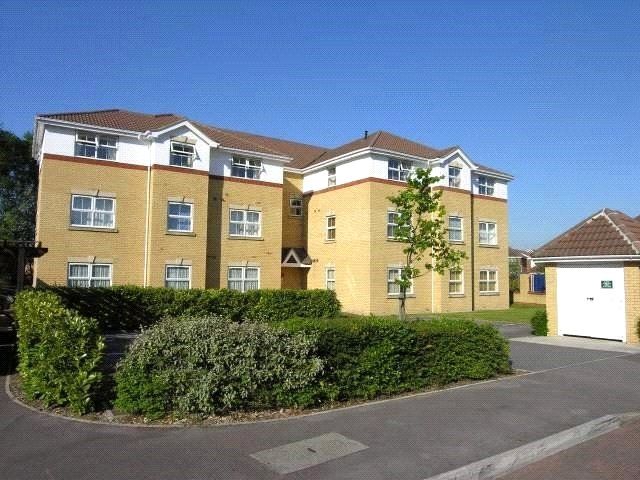 2 bed flat for sale in Balmoral House, Whittle Close, Ash Vale, Surrey GU12, £215,000