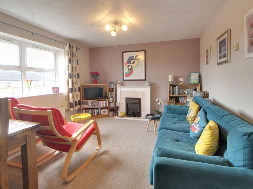 2 bed flat for sale in Balmoral House, Whittle Close, Ash Vale, Surrey GU12, £215,000