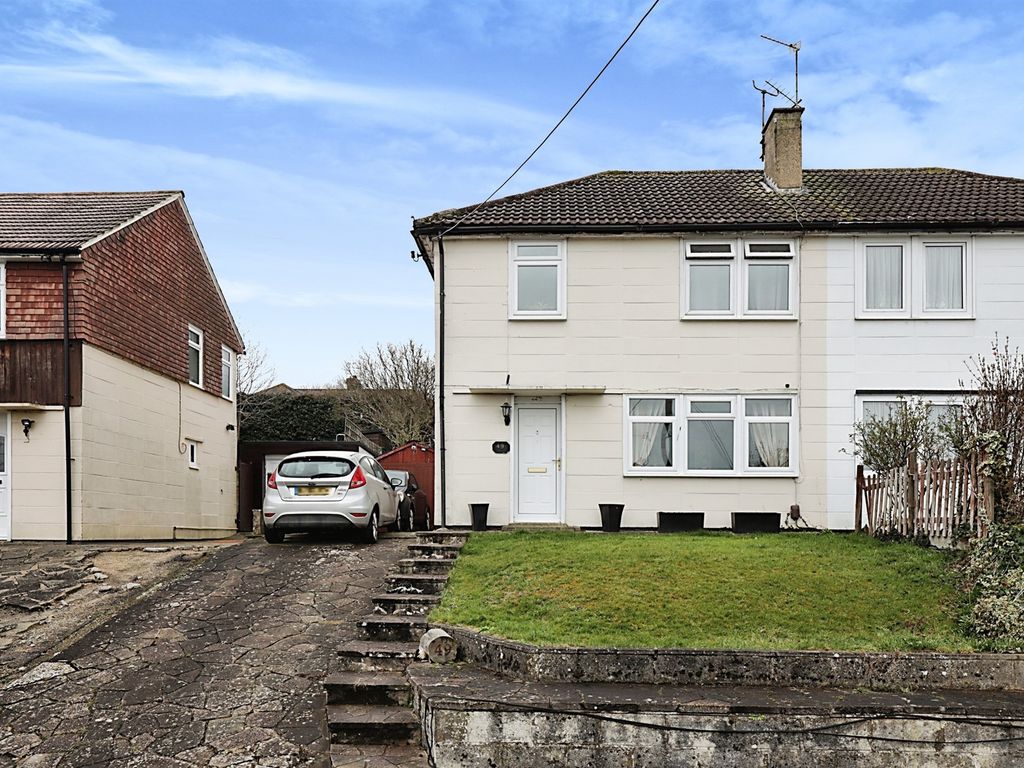 3 bed semi-detached house for sale in Lynton Road, Chesham HP5, £330,000