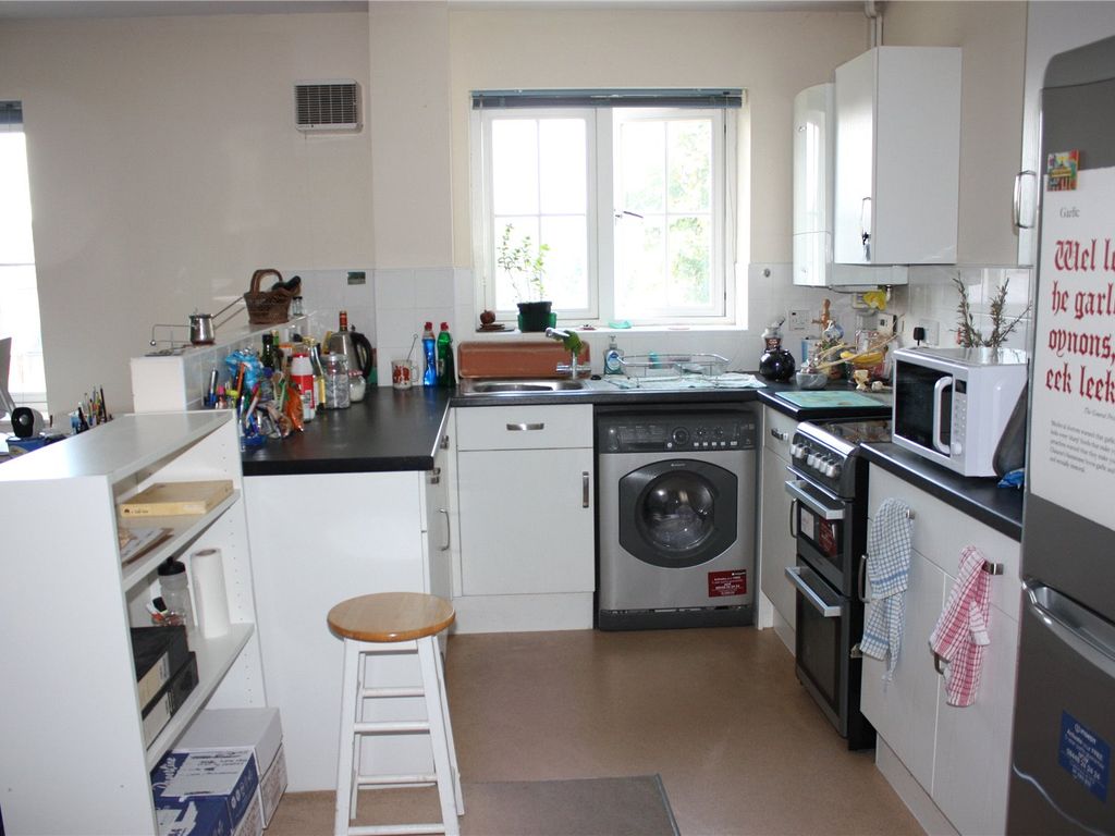 2 bed flat for sale in Bramley Close, Kidlington, Oxfordshire OX5, £197,500