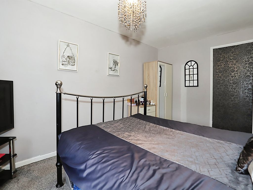 3 bed terraced house for sale in Cosgrove Walk, Pendeford, Wolverhampton WV8, £195,000