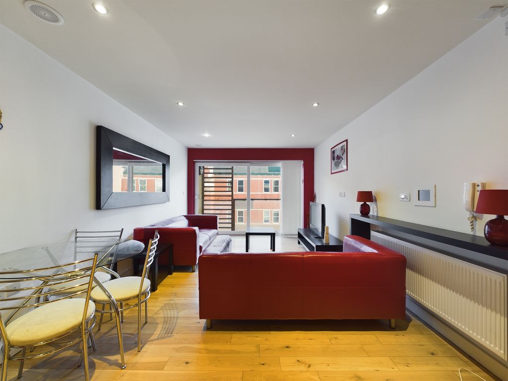 2 bed flat for sale in The Sawmill, Dock Street HU1, £129,000