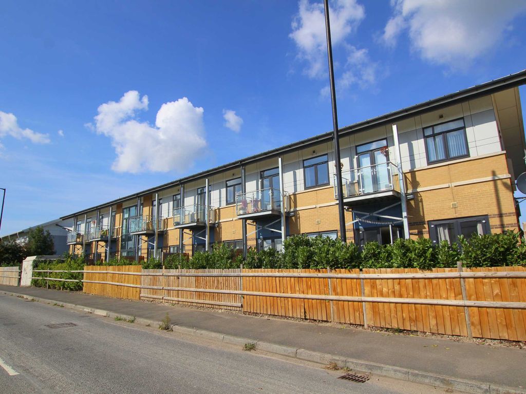 1 bed flat for sale in Serbert Close, Portishead, Bristol BS20, £210,000