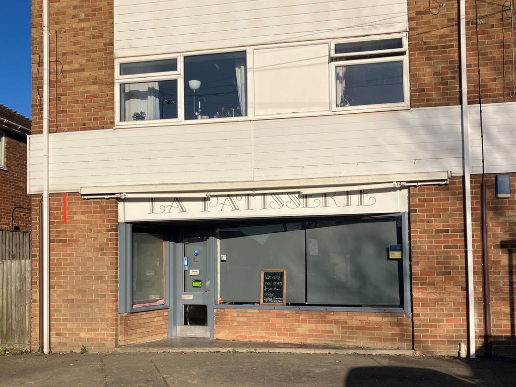 Retail premises for sale in Oxford Road, Kidlington OX5, £350,000