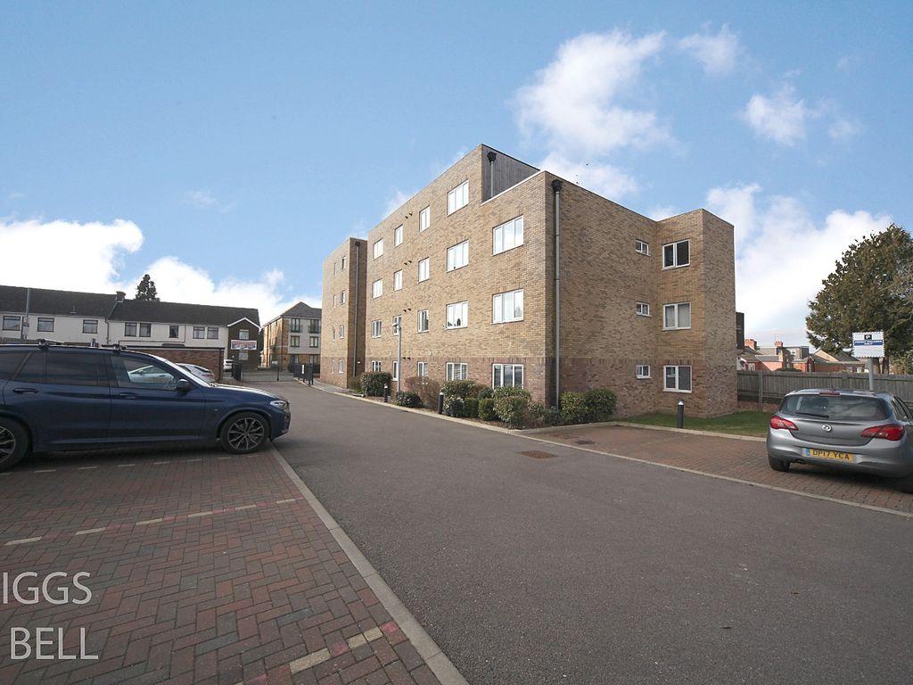 1 bed flat for sale in Marsh Road, Luton, Bedfordshire LU3, £150,000