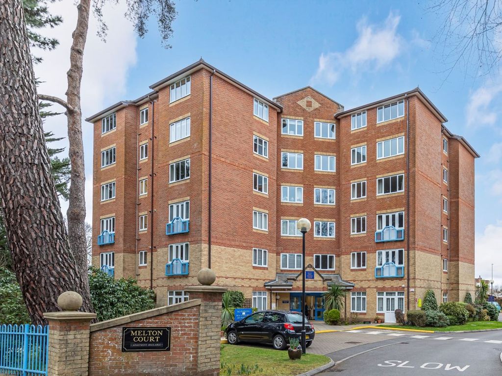 2 bed flat for sale in Lindsay Road, Poole BH13, £250,000