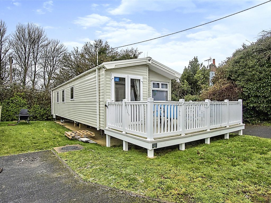 3 bed mobile/park home for sale in Hillway Road, Bembridge, Isle Of Wight PO35, £35,000