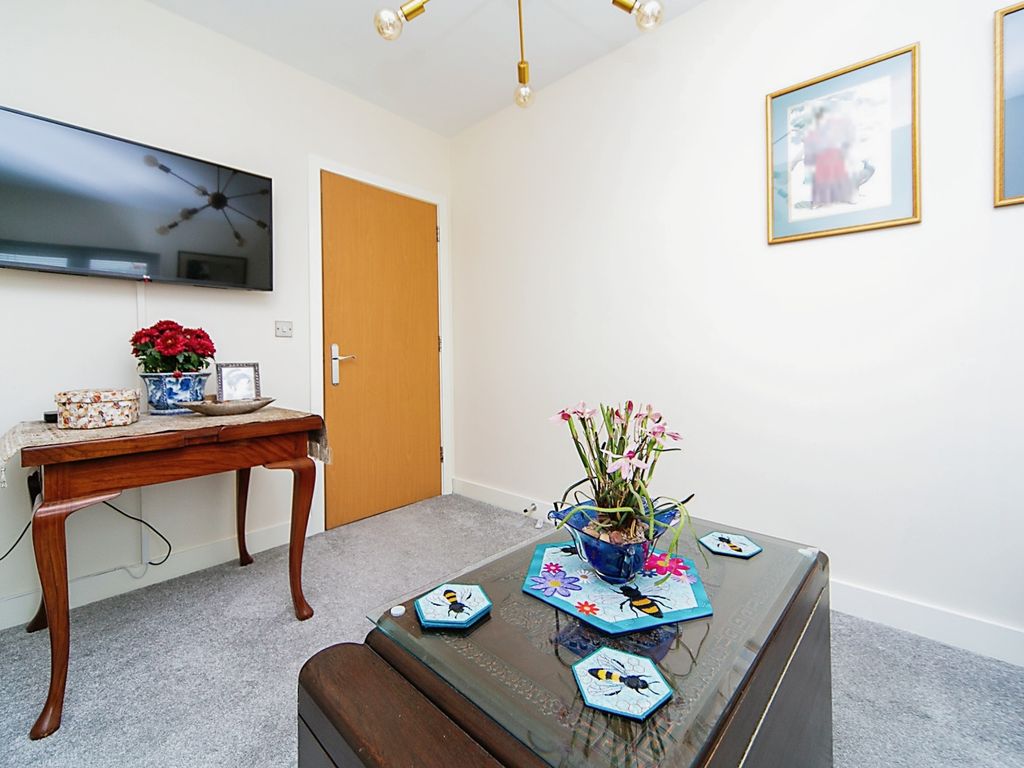 3 bed flat for sale in Queens Road, Chester, Cheshire CH1, £310,000