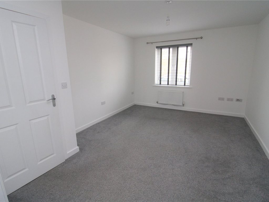 1 bed flat for sale in Coatley Close, Coate, Swindon SN3, £132,000