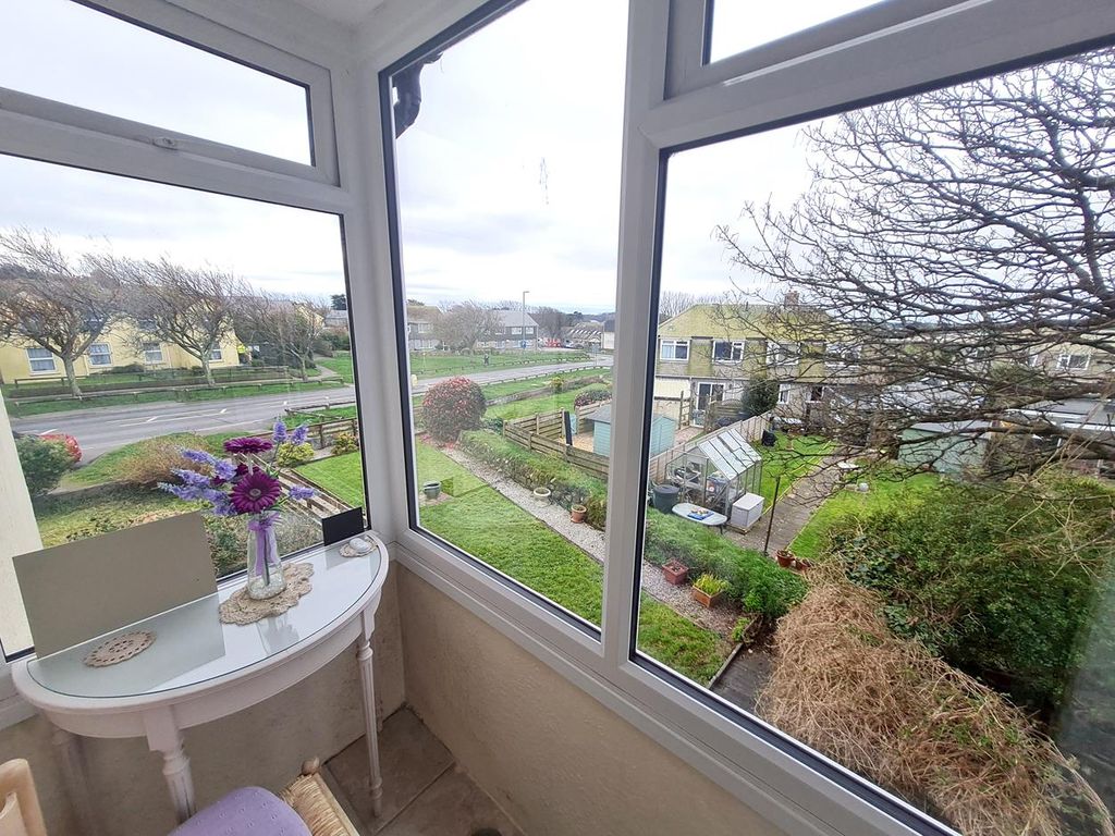 2 bed flat for sale in Trengrouse Way, Helston TR13, £135,000