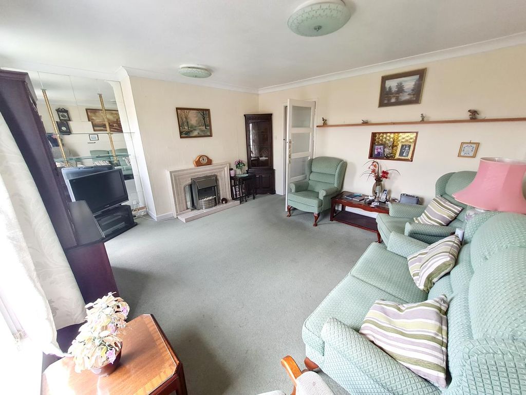 2 bed flat for sale in Trengrouse Way, Helston TR13, £135,000