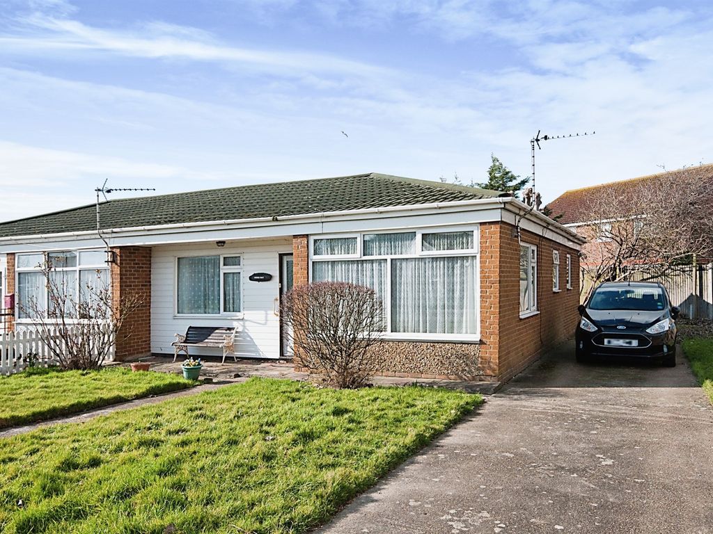 3 bed detached bungalow for sale in Viking Way, Eastbourne BN23, £210,000