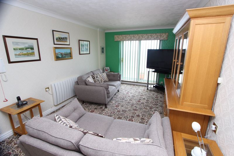 2 bed flat for sale in Marine Road, Colwyn Bay LL29, £119,950