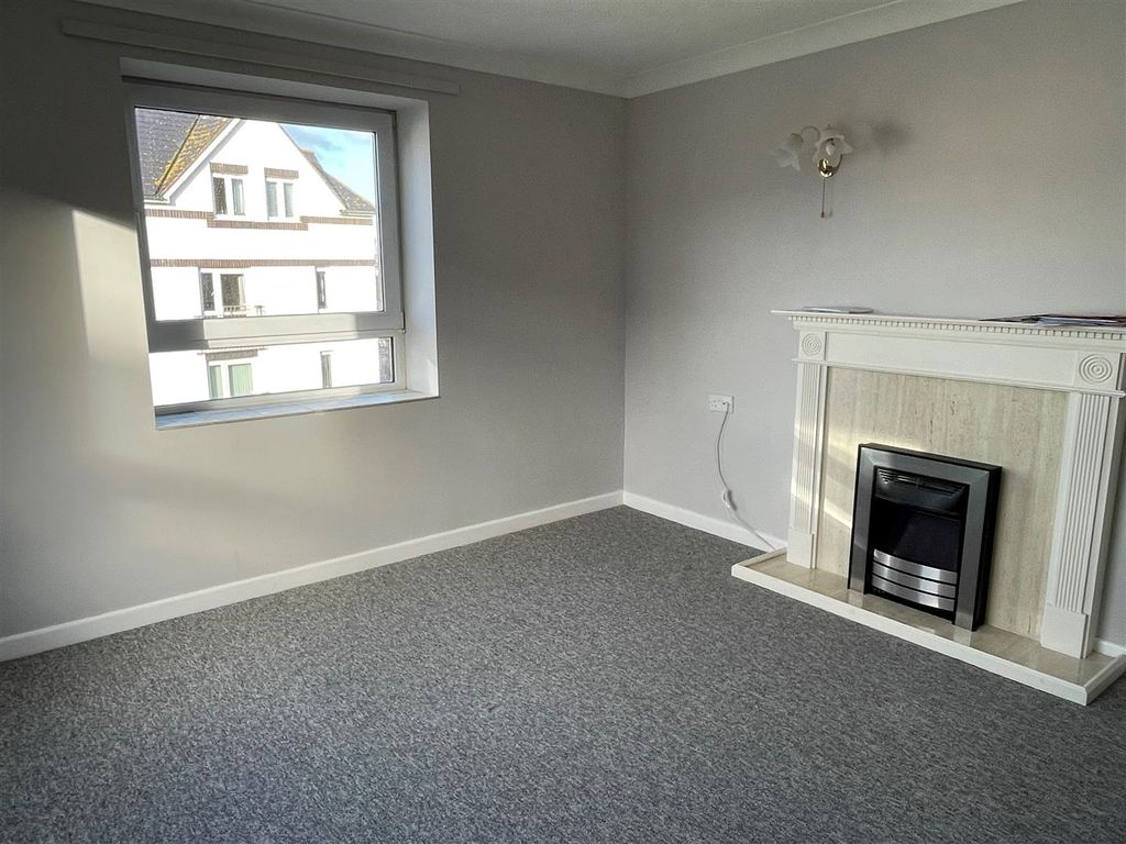1 bed flat for sale in Harbour Road, Seaton EX12, £60,000
