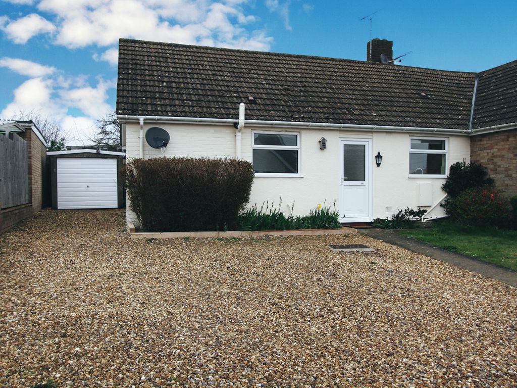 2 bed bungalow for sale in Horton Road, Banbury OX17, £290,000