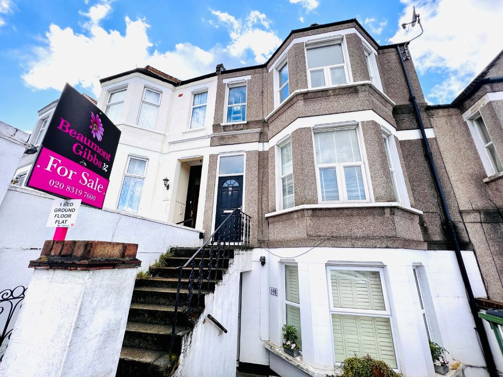 1 bed maisonette for sale in Waverley Crescent, Plumstead, London SE18, £250,000