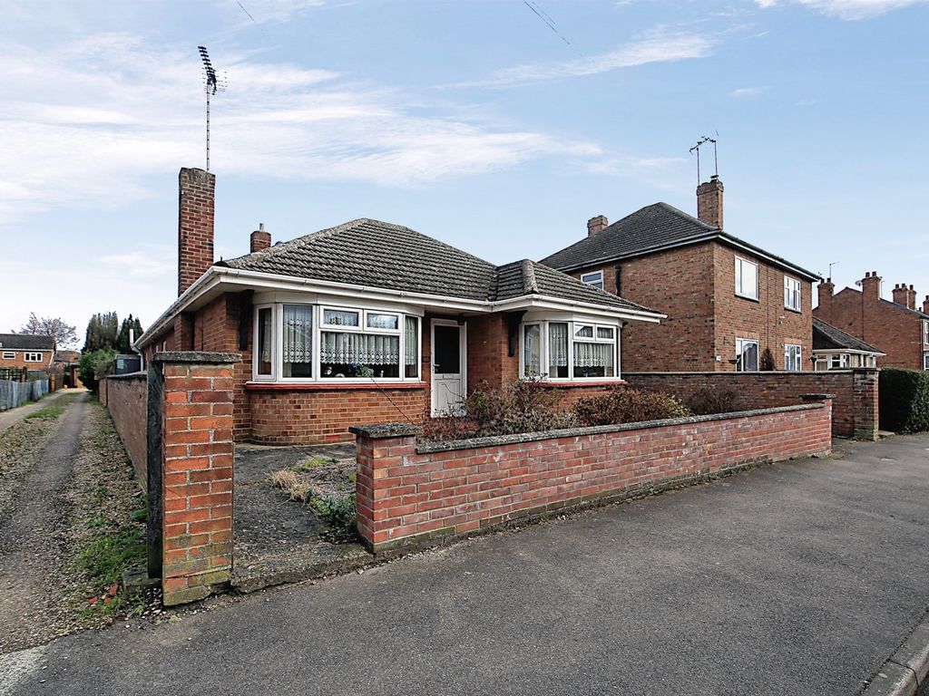 2 bed detached bungalow for sale in Carrington Road, Spalding PE11, £220,000