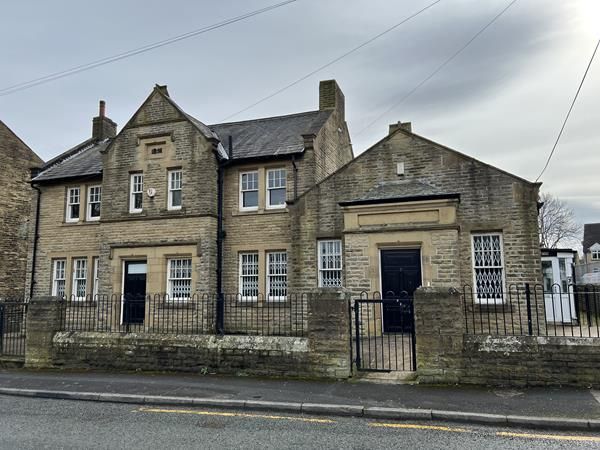 Commercial property for sale in 7 Common Road, Low Moor, Bradford BD12, £325,000