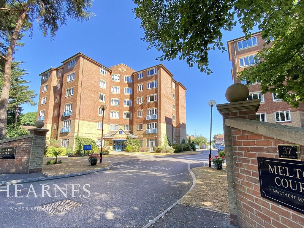 2 bed flat for sale in Lindsay Road, Westbourne, Poole BH13, £195,000