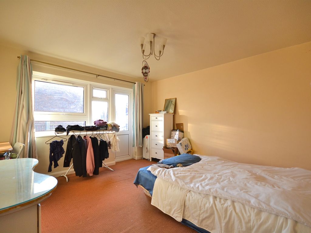 2 bed flat for sale in Green Street, Alderley Edge SK9, £215,000