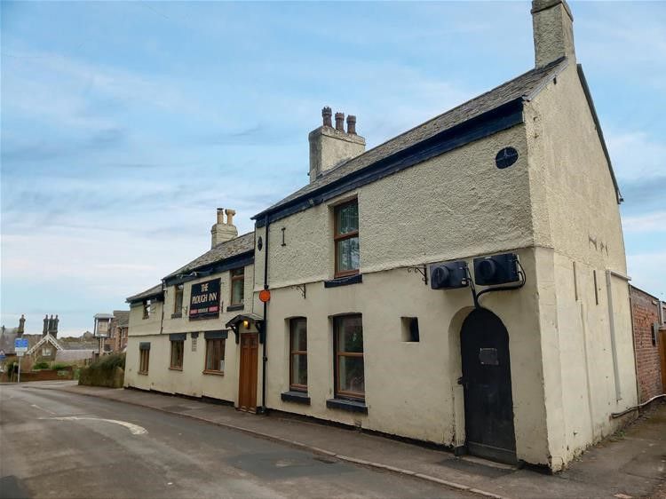 Pub/bar for sale in Station Road, Oswestry SY10, £295,950
