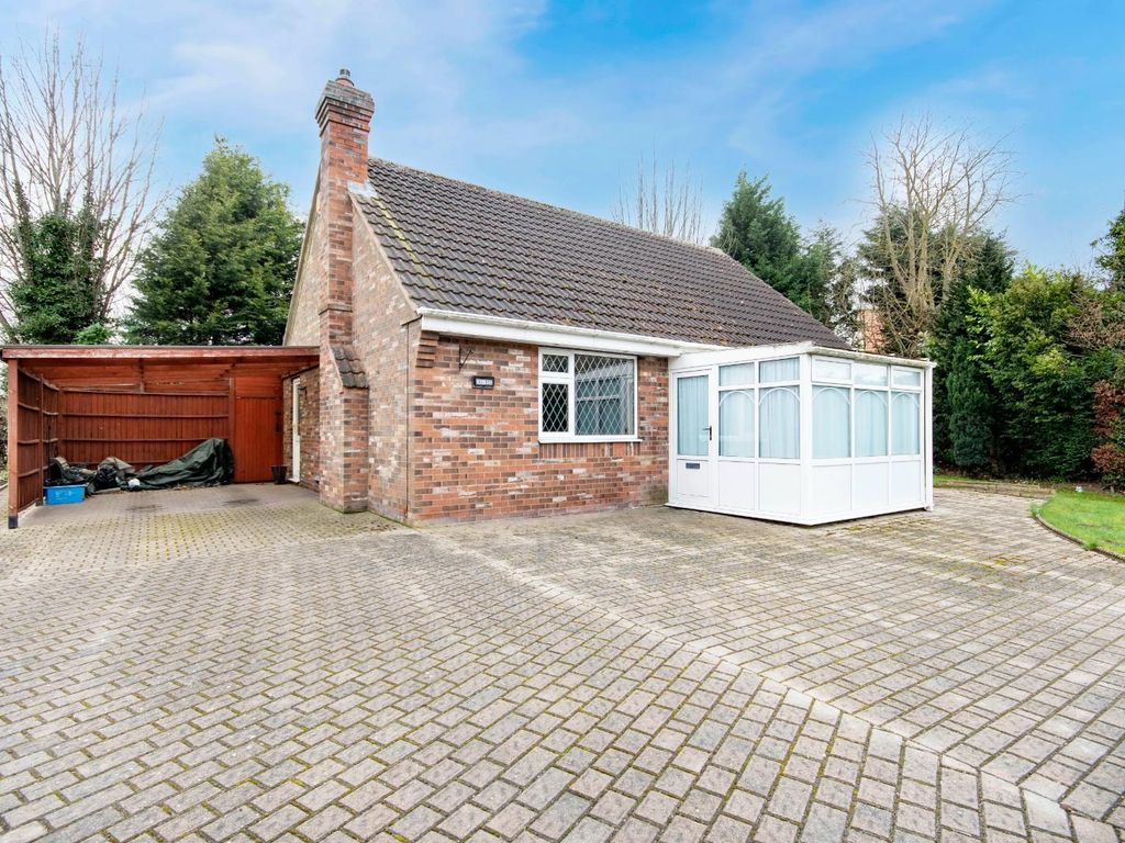 2 bed detached bungalow for sale in Woodhouse Road, Belton, Doncaster DN9, £220,000