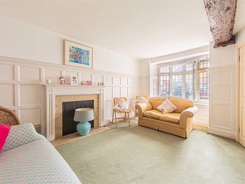 1 bed flat for sale in Market Place, Tetbury GL8, £120,000