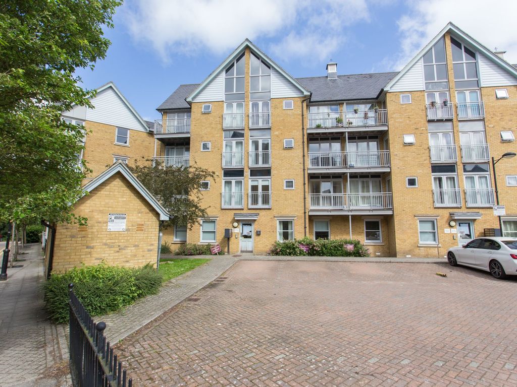 2 bed flat for sale in Bingley Court, Canterbury CT1, £230,000