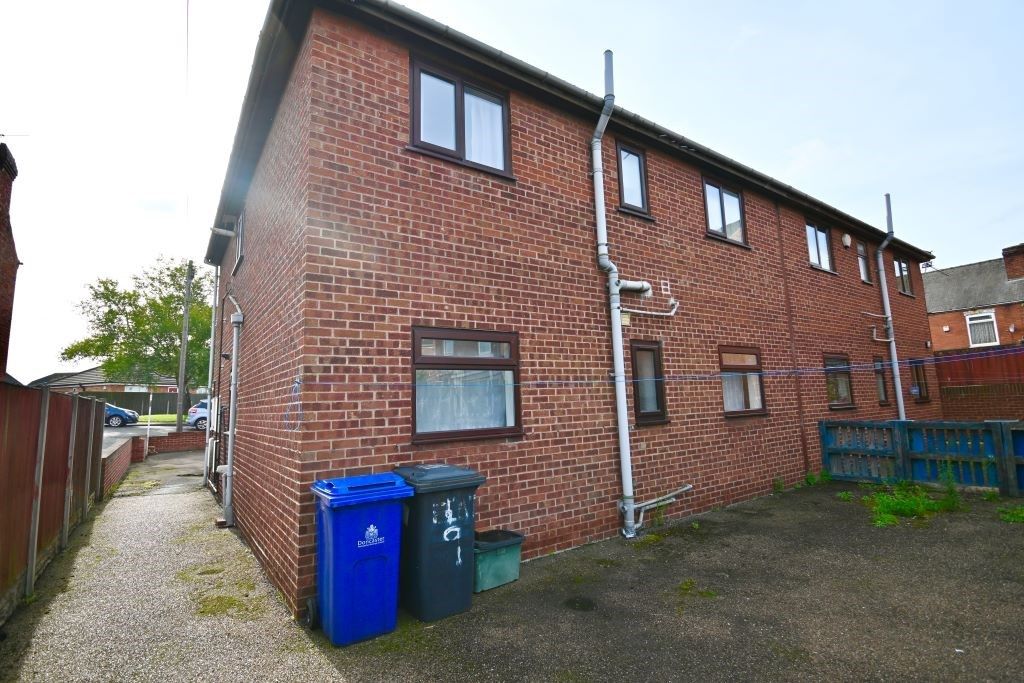2 bed flat for sale in Church Street, Bentley, Doncaster DN5, £90,000