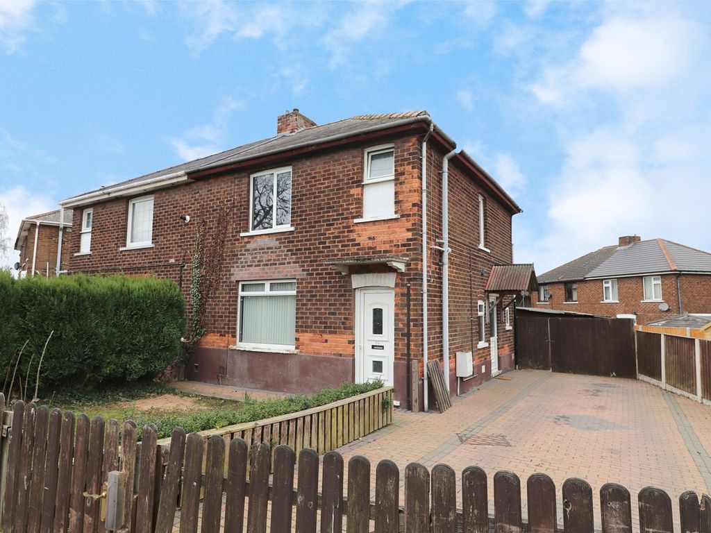 3 bed semi-detached house for sale in Avenue Vivian, Scunthorpe DN15, £90,000
