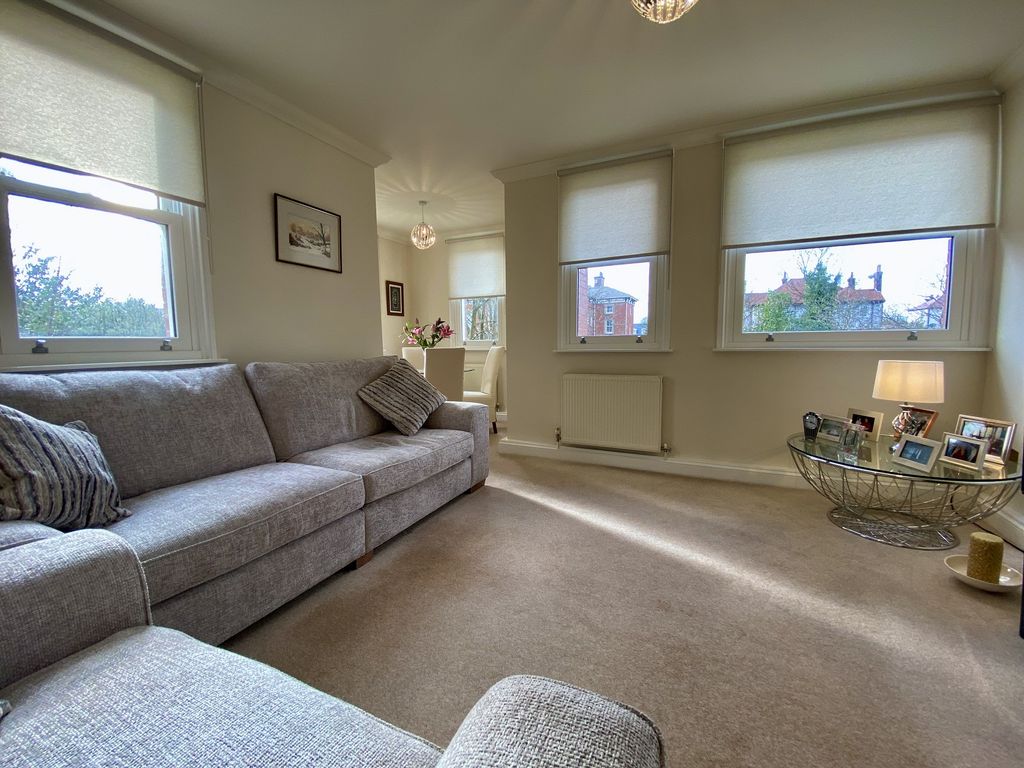 2 bed flat for sale in Westcliffe Road, Southport, Merseyside. PR8, £210,000